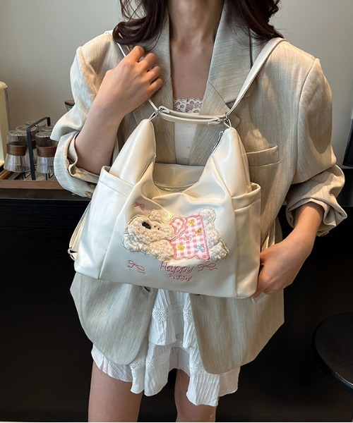 gossip!ロサンゼルス(ゴシップロサンゼルス)の「Y2K 3D刺繍 くまマルチポケット 大容量 A4収納可能 通勤斜めがけバッグ(ショルダーバッグ・レディース・ブルー/ホワイト/ブラック・FREE)」の11枚目の写真