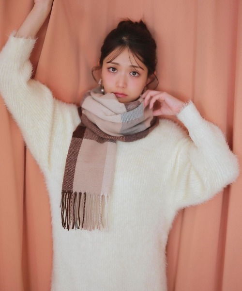 LANTINAM（ランティナム）の「Feather Knit-フェザーニット　オーバーニット（ニット/セーター・レディース・ホワイト・FREE）」の13枚目の写真