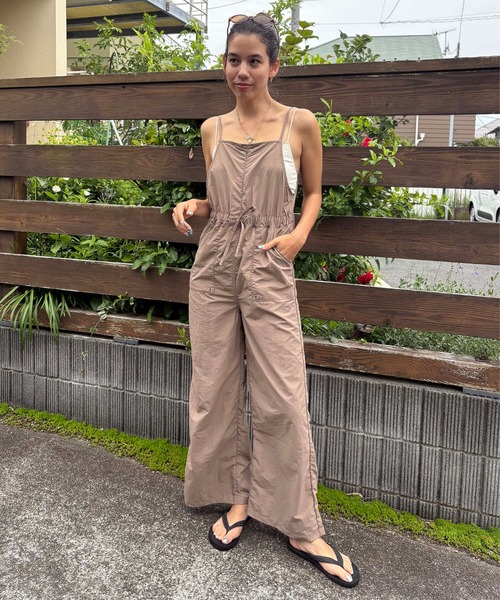 ROXY（ロキシー）の「RAD STUFF /ロキシーサロペット（サロペット/オーバーオール・レディース・ブラック/ブラウン/グリーン・SMALL/MEDIUM/LARGE）」の2枚目の写真