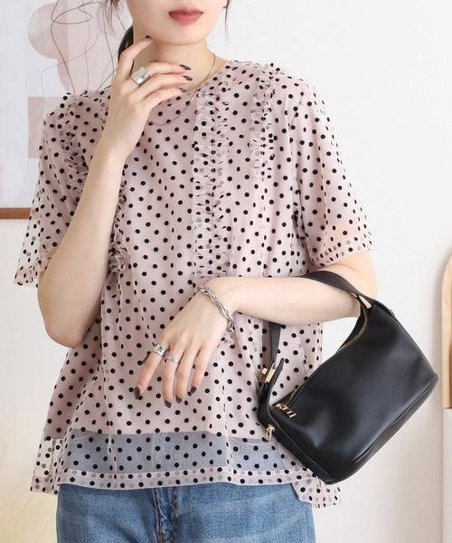 Anna Nicola(アンナニコラ)の「Anna Nicola ドットチュールフリルトップス 半袖カットソー(Tシャツ/カットソー・レディース・ブラック/ライトグレー/ベージュ・38)」の3枚目の写真