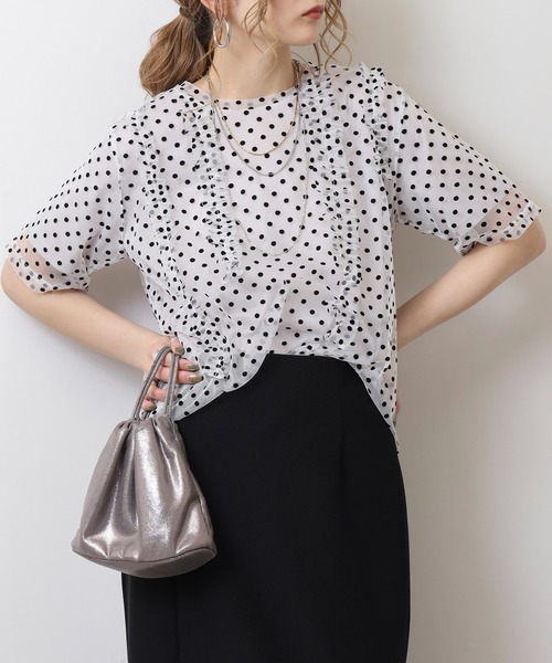 Anna Nicola(アンナニコラ)の「Anna Nicola ドットチュールフリルトップス 半袖カットソー(Tシャツ/カットソー・レディース・ブラック/ライトグレー/ベージュ・38)」の2枚目の写真