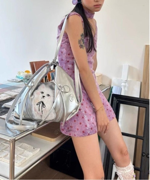 gossip!ロサンゼルス(ゴシップロサンゼルス)の「Y2K風 ネコ刺繍 リボン ショルダーバッグ 3WAY(ショルダーバッグ・レディース・シルバー/ブラック・FREE)」の10枚目の写真