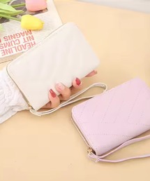 VIBGYOR（ヴィブジョー）の「urbanfemine./ストラップ付きラウンドジップ財布 U7484（財布）」