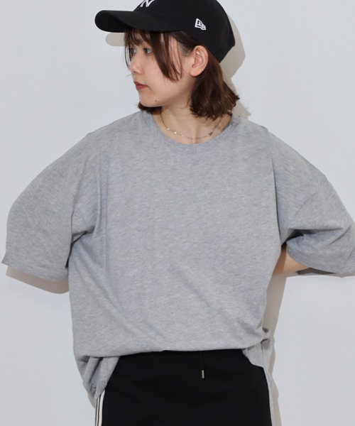 FUNALIVE(ファンアライブ)の「Round hem oversized T-shirt / ラウンドヘム オーバーTシャツ unisex(Tシャツ/カットソー・メンズ・オフホワイト/杢グレー/ダークグリーン/ブラック/ベージュ/チャコール・M/L/XL)」の4枚目の写真