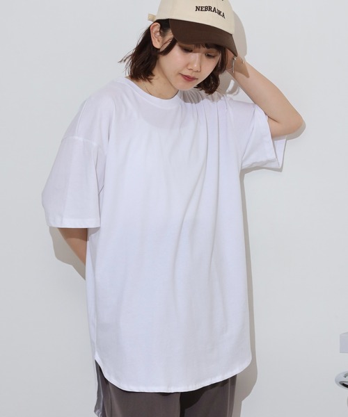 FUNALIVE(ファンアライブ)の「Round hem oversized T-shirt / ラウンドヘム オーバーTシャツ unisex(Tシャツ/カットソー・メンズ・オフホワイト/杢グレー/ダークグリーン/ブラック/ベージュ/チャコール・M/L/XL)」の2枚目の写真