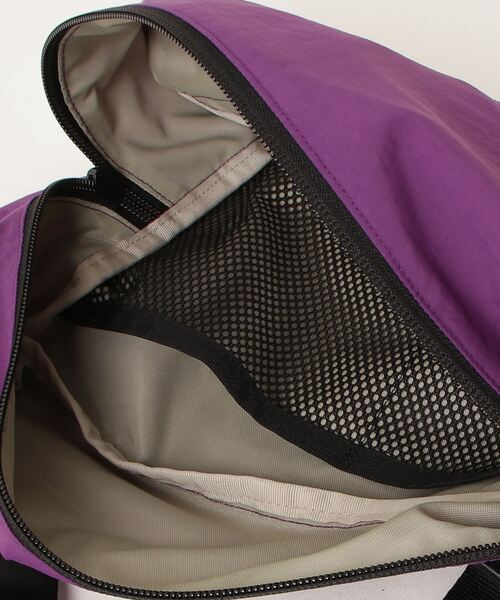 MAISON mou(メゾンムー)の「【SiiLo/シーロ】CRUMPLE スパイラルウェストバッグ(ショルダーバッグ・レディース・ベージュ/パープル/ブラック/ダークグレー・FREE)」の9枚目の写真