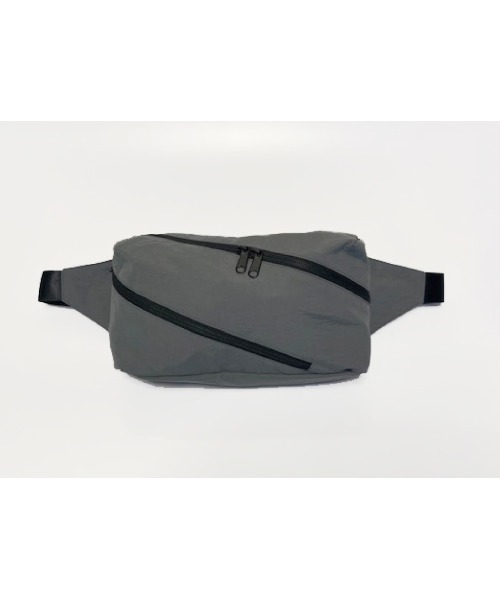 MAISON mou(メゾンムー)の「【SiiLo/シーロ】CRUMPLE スパイラルウェストバッグ(ショルダーバッグ・レディース・ベージュ/パープル/ブラック/ダークグレー・FREE)」の17枚目の写真