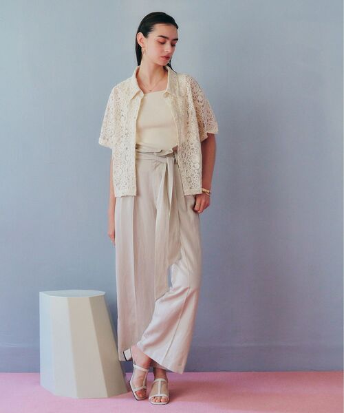 YECCA VECCA(イェッカヴェッカ)の「ベルテッドリネン混ワイドパンツ(その他パンツ・レディース・ライトベージュ/ブルーグリーン/ネイビー・FREE)」の1枚目の写真