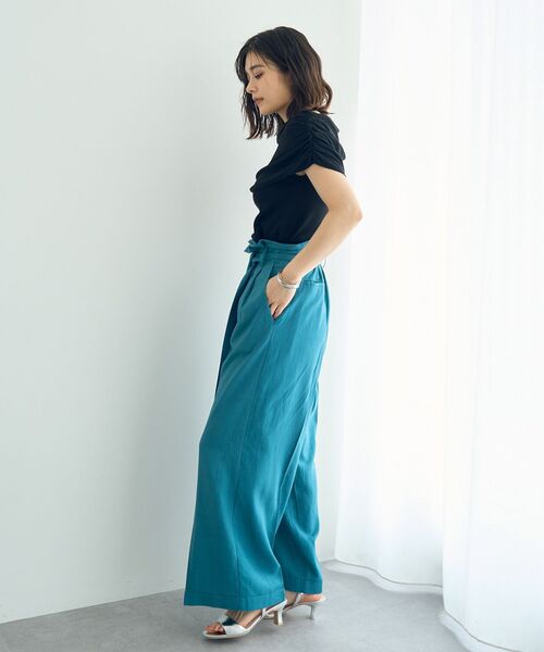 YECCA VECCA(イェッカヴェッカ)の「ベルテッドリネン混ワイドパンツ(その他パンツ・レディース・ライトベージュ/ブルーグリーン/ネイビー・FREE)」の20枚目の写真
