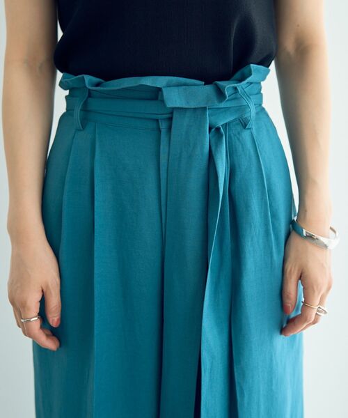 YECCA VECCA(イェッカヴェッカ)の「ベルテッドリネン混ワイドパンツ(その他パンツ・レディース・ライトベージュ/ブルーグリーン/ネイビー・FREE)」の18枚目の写真
