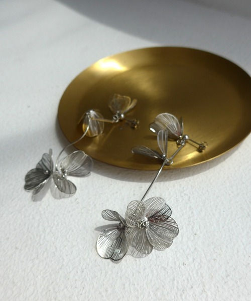 Dorry Doll(ドリードール)の「すかしメタルフラワーロングピアス(ピアス(両耳用)・レディース・ゴールド/シルバー・FREE)」の16枚目の写真