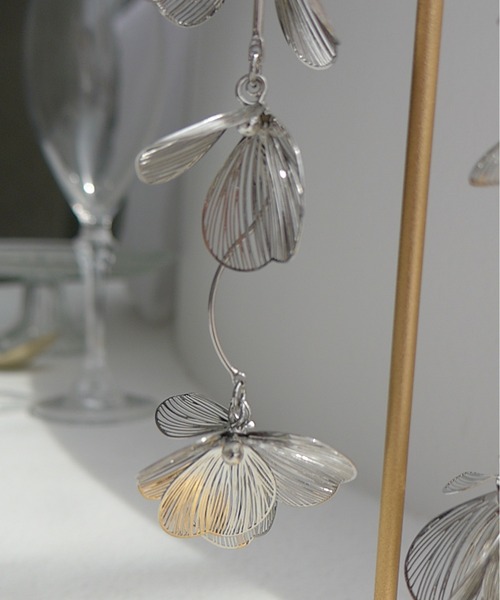 Dorry Doll(ドリードール)の「すかしメタルフラワーロングピアス(ピアス(両耳用)・レディース・ゴールド/シルバー・FREE)」の10枚目の写真