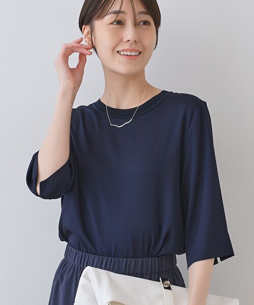 INDIVI（インディヴィ）の「【洗える／5分袖】シルク風素材オフィスブラウス（シャツ/ブラウス・レディース・ネイビー系5/ライトブルー/ピンク系1/ネイビー/ライトグレー/ホワイト/ブルー系5・38/34/15 /13/05）」の6枚目の写真
