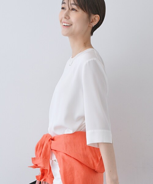 INDIVI（インディヴィ）の「【洗える／5分袖】シルク風素材オフィスブラウス（シャツ/ブラウス・レディース・ネイビー系5/ライトブルー/ピンク系1/ネイビー/ライトグレー/ホワイト/ブルー系5・38/34/15 /13/05）」の12枚目の写真