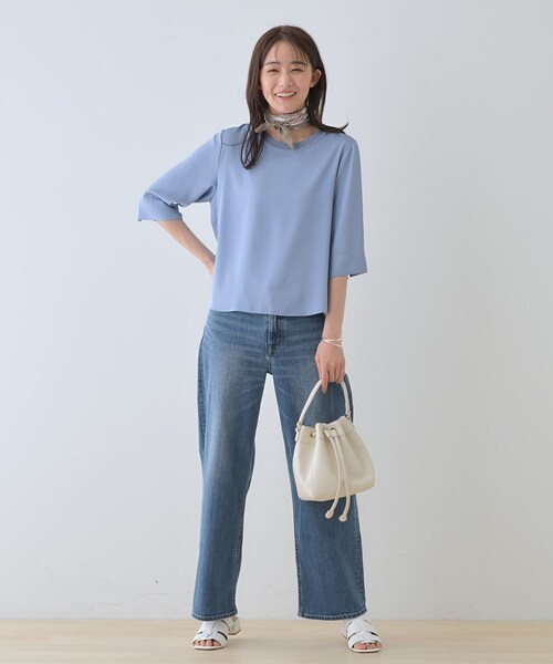 INDIVI（インディヴィ）の「【洗える／5分袖】シルク風素材オフィスブラウス（シャツ/ブラウス・レディース・ネイビー系5/ライトブルー/ピンク系1/ネイビー/ライトグレー/ホワイト/ブルー系5・38/34/15 /13/05）」の21枚目の写真