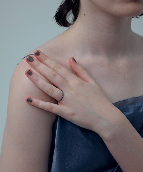 and cloud（アンドクラウド）の「Ink Skinny Ring（リング・レディース・ブラック/シルバー/ブルー・#1/#7/#5/#03/#15/#13/#11/#9）」の13枚目の写真