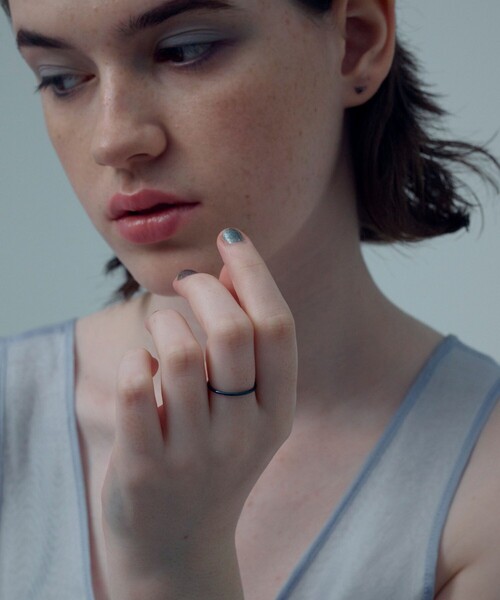 and cloud（アンドクラウド）の「Ink Skinny Ring（リング・レディース・ブラック/シルバー/ブルー・#1/#7/#5/#03/#15/#13/#11/#9）」の15枚目の写真