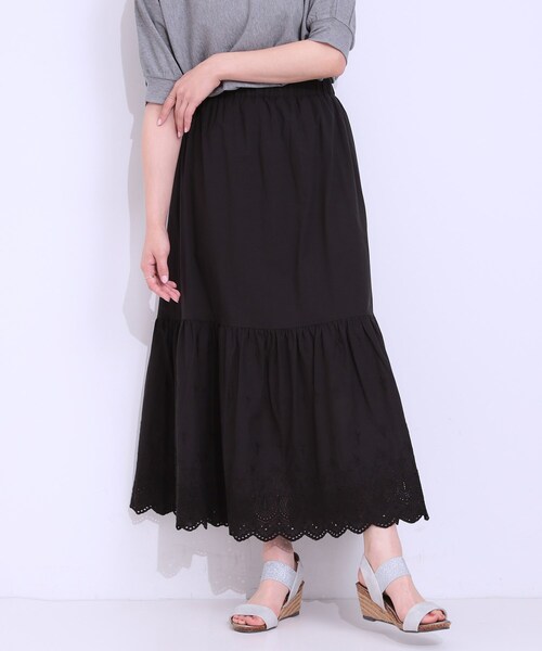 SHOO・LA・RUE(シューラルー)の「スカラップレースが華やか コットンティアードスカート(スカート・レディース・ホワイト/ブルー系その他/ブラック・00)」の2枚目の写真