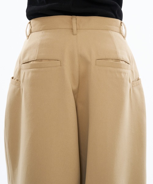 ［完売品］ASSORT CROSS TUCK BAGGY PANTS 5/15(Thu) 12:00〜 ASSORT CROSS TUCK BAGGY PANTS ¥8,910taxin