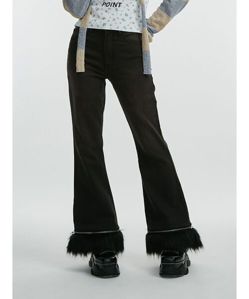 jouetie（ジュエティ）の「ファードッキングフィットフレアデニム（デニムパンツ・レディース・ブラック/ブルー・SMALL/MEDIUM）」の2枚目の写真