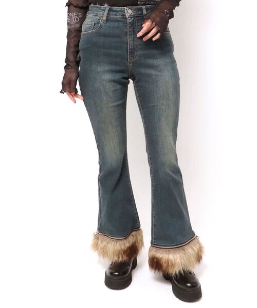 jouetie（ジュエティ）の「ファードッキングフィットフレアデニム（デニムパンツ・レディース・ブラック/ブルー・SMALL/MEDIUM）」の14枚目の写真