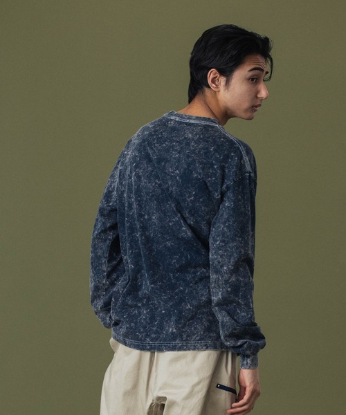 XLARGE（エクストララージ）の「CHEMICAL WASH OVERLAP LOGO L/S POCKET TEE（Tシャツ/カットソー・メンズ・ブラック/ベージュ/ネイビー・S/M/L/XL）」の6枚目の写真