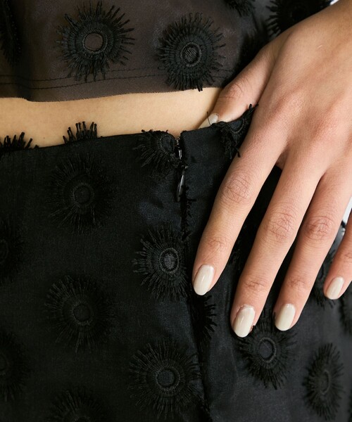 フラワーエンブロイダリー フレアスカート