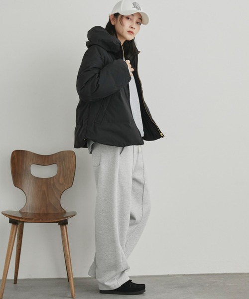 Doux archives（ドゥアルシーヴ）の「【名品・毎年完売】欲しいのお声から！少し大きめサイズ登場！　シームレスボリュームカラーダウン（ダウンジャケット/コート・レディース・チャコールグレー/ブラック/アイボリー/ブラウン・SMALL/MEDIUM）」の21枚目の写真