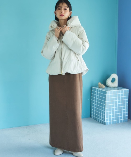 Doux archives（ドゥアルシーヴ）の「【名品・毎年完売】欲しいのお声から！少し大きめサイズ登場！　シームレスボリュームカラーダウン（ダウンジャケット/コート・レディース・チャコールグレー/ブラック/アイボリー・FREE/MEDIUM）」の9枚目の写真