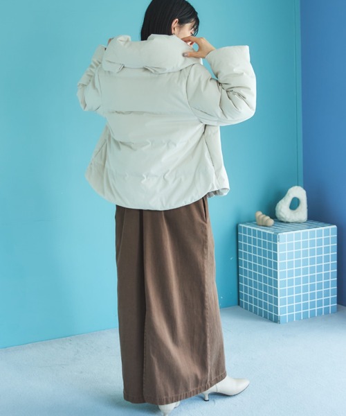 Doux archives（ドゥアルシーヴ）の「【名品・毎年完売】欲しいのお声から！少し大きめサイズ登場！　シームレスボリュームカラーダウン（ダウンジャケット/コート・レディース・チャコールグレー/ブラック/アイボリー・FREE/MEDIUM）」の10枚目の写真