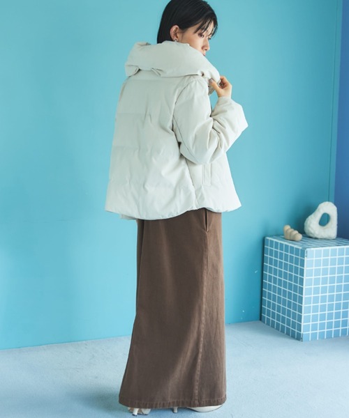 Doux archives（ドゥアルシーヴ）の「【名品・毎年完売】欲しいのお声から！少し大きめサイズ登場！　シームレスボリュームカラーダウン（ダウンジャケット/コート・レディース・チャコールグレー/ブラック/アイボリー・FREE/MEDIUM）」の11枚目の写真