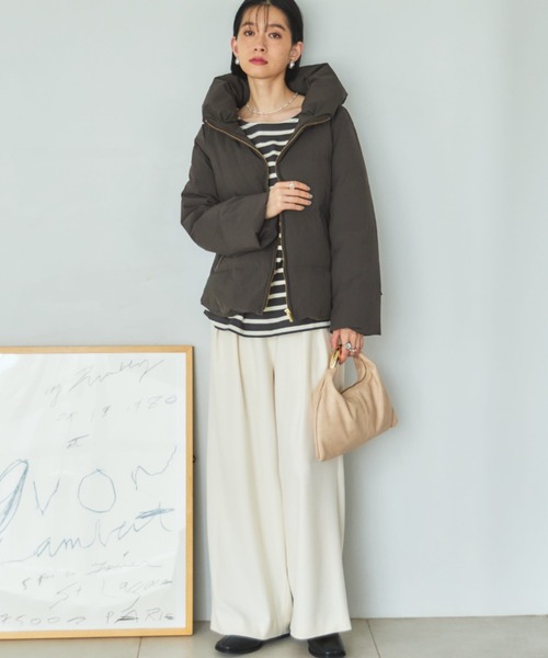 Doux archives（ドゥアルシーヴ）の「【名品・毎年完売】欲しいのお声から！少し大きめサイズ登場！　シームレスボリュームカラーダウン（ダウンジャケット/コート・レディース・チャコールグレー/ブラック/アイボリー/ブラウン・SMALL/MEDIUM）」の13枚目の写真