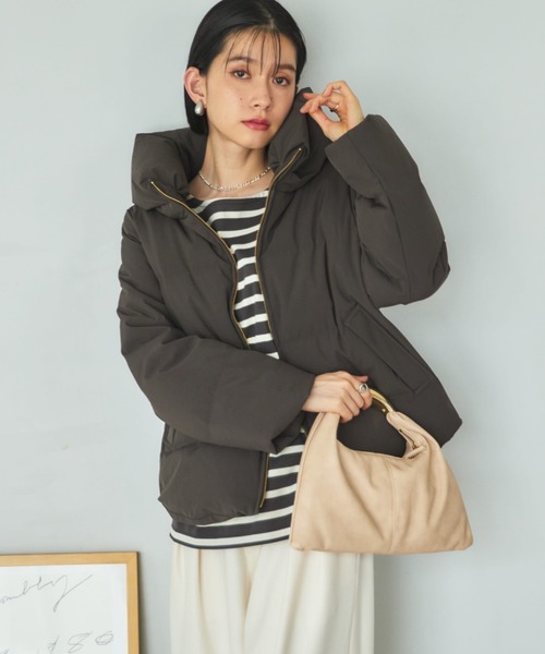 Doux archives（ドゥアルシーヴ）の「【名品・毎年完売】欲しいのお声から！少し大きめサイズ登場！　シームレスボリュームカラーダウン（ダウンジャケット/コート・レディース・チャコールグレー/ブラック/アイボリー/ブラウン・SMALL/MEDIUM）」の15枚目の写真