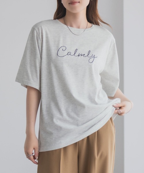 Mac-House(マックハウス)の「T-GRAPHICS メッセージ刺繍Tシャツ(Tシャツ/カットソー・レディース・カーキ/チャコールグレー/ホワイト・M/L)」の7枚目の写真