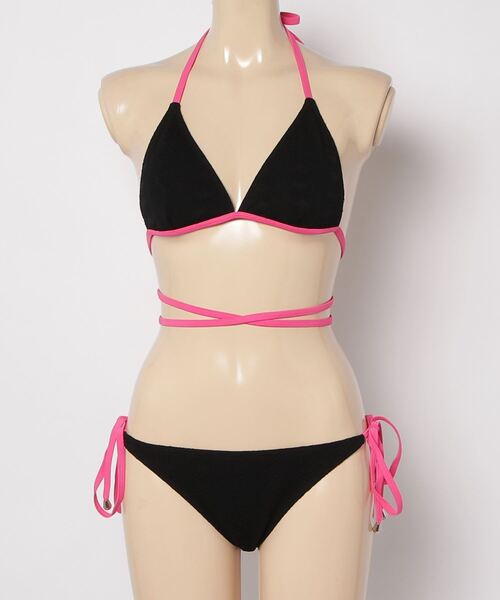FREE STYLISTS（フリー スタイリスト）の「Y2K ホルターネックコントラストバインディングトライアングルビキニセット [2点セット]（水着・レディース・ブラック・M/L/XL）」の4枚目の写真