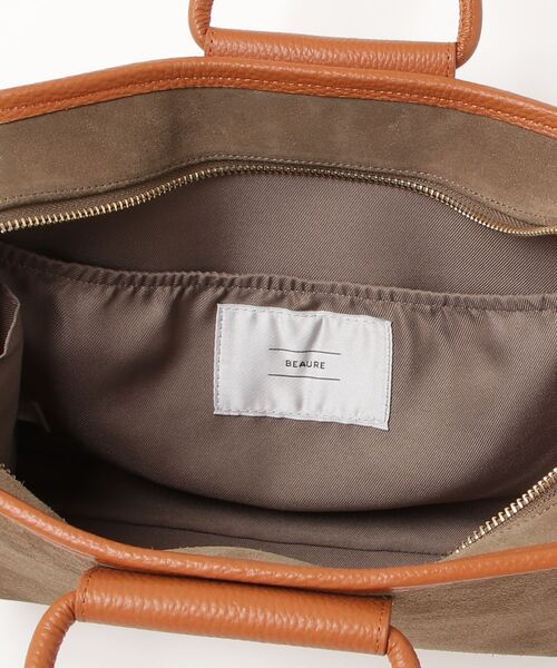 Beau're(ヴュレ)の「【BEAURE/ビュレ】Suede Classic ブリーフ Bag(ハンドバッグ・レディース・ブラウン系その他/カーキ・FREE)」の4枚目の写真