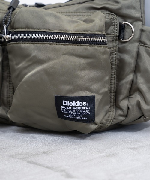 Dickies(ディッキーズ)の「【Dickies】DK PADDED MP SHOULDERBAG/ ディッキーズ マルチポケット シャイニー ショルダーバッグ(ショルダーバッグ・メンズ・ブラック/アイボリー/カーキ/チャコールグレー・FREE)」の16枚目の写真