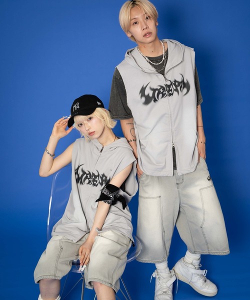 LTR DEPTH（レイターデプス）の「LTR DEPTH/ノースリーブグラフィックZIPパーカー（パーカー・メンズ・グレー/ブラック・LARGE/MEDIUM）」の7枚目の写真