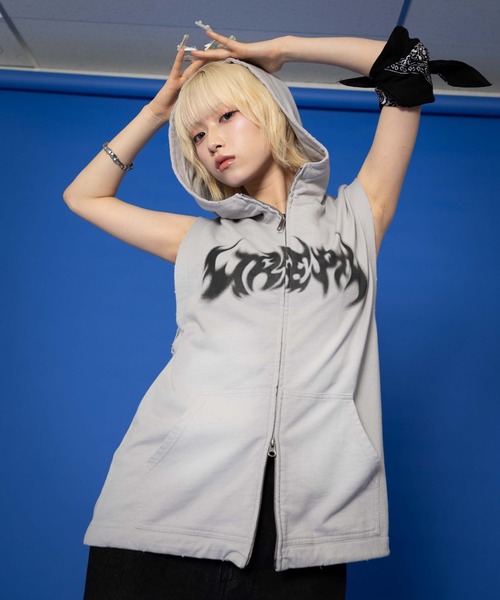 LTR DEPTH（レイターデプス）の「LTR DEPTH/ノースリーブグラフィックZIPパーカー（パーカー・メンズ・グレー/ブラック・LARGE/MEDIUM）」の14枚目の写真