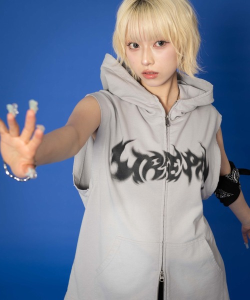 LTR DEPTH（レイターデプス）の「LTR DEPTH/ノースリーブグラフィックZIPパーカー（パーカー・メンズ・グレー/ブラック・LARGE/MEDIUM）」の15枚目の写真