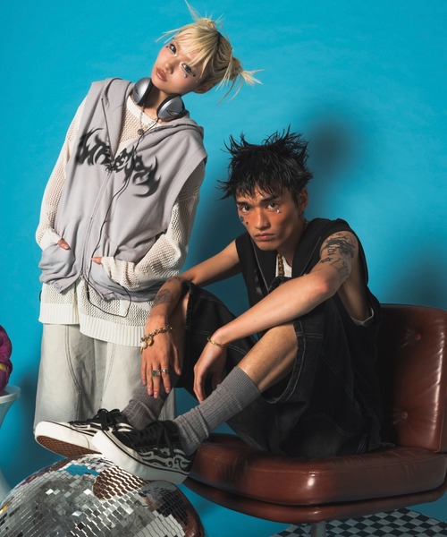 LTR DEPTH（レイターデプス）の「LTR DEPTH/ノースリーブグラフィックZIPパーカー（パーカー・メンズ・グレー/ブラック・LARGE/MEDIUM）」の4枚目の写真