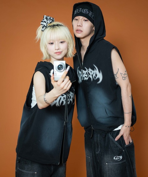 LTR DEPTH（レイターデプス）の「LTR DEPTH/ノースリーブグラフィックZIPパーカー（パーカー・メンズ・グレー/ブラック・LARGE/MEDIUM）」の19枚目の写真