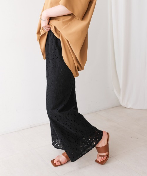 Bou Jeloud（ブージュルード）の「フラワーモチーフワイドパンツ（その他パンツ・レディース・ブラック/オフホワイト・38）」の19枚目の写真