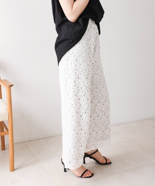 Bou Jeloud（ブージュルード）の「フラワーモチーフワイドパンツ（その他パンツ・レディース・ブラック/オフホワイト・38）」の8枚目の写真