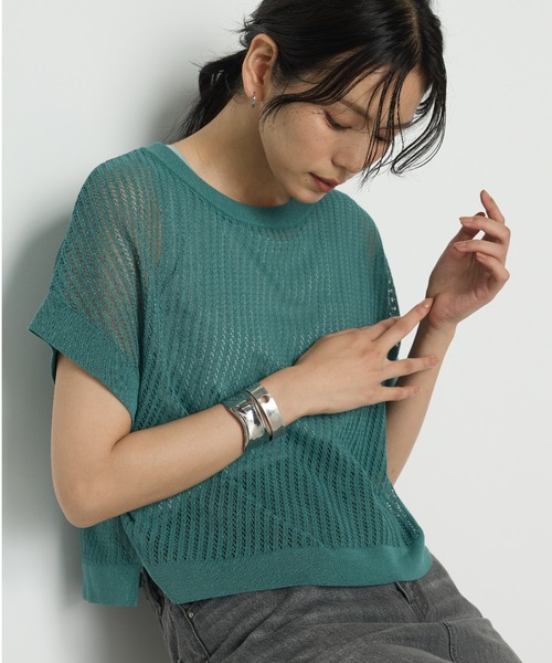 COMME CA（コムサ）の「透かし編みレース柄 レイヤードニット（アンサンブル・レディース・グレイッシュベージュ/ブラウン/グリーン・9号/11号）」の9枚目の写真
