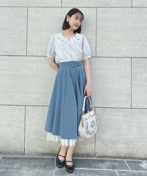 an another angelus（アンアナザーアンジェラス）の「リボンローズ刺繍がま口バッグ（ハンドバッグ・レディース・アイボリー/ライトブルー・FREE）」の8枚目の写真