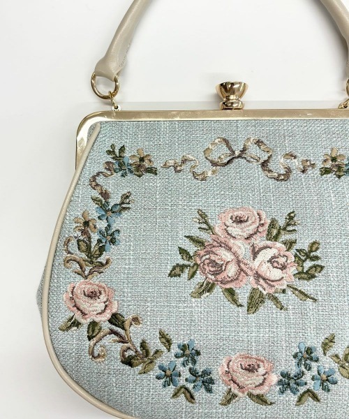 an another angelus（アンアナザーアンジェラス）の「リボンローズ刺繍がま口バッグ（ハンドバッグ・レディース・アイボリー/ライトブルー・FREE）」の14枚目の写真