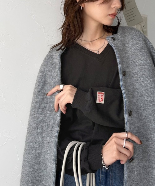 Java(ジャバ)の「《JaVa ジャバコラボ》シンプルなのに、存在感。綿100%Vネック切り替えロンT(長袖)(Tシャツ/カットソー・レディース・オフホワイト/ブラック/オートミール/チャコール・X-LARGE/SMALL/MEDIUM/LARGE)」の21枚目の写真