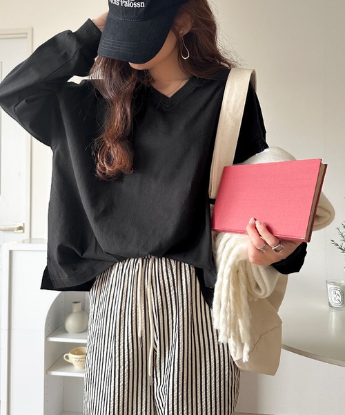 Java(ジャバ)の「《JaVa ジャバコラボ》シンプルなのに、存在感。綿100%Vネック切り替えロンT(長袖)(Tシャツ/カットソー・レディース・オフホワイト/ブラック/オートミール/チャコール・X-LARGE/SMALL/MEDIUM/LARGE)」の6枚目の写真