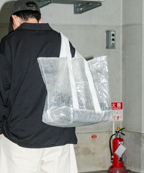 URBAN RESEARCH（アーバンリサーチ）の「Wide Dad　HYBRID CUBEN DAD TOTE BAG（トートバッグ・メンズ・ホワイト/ブラック・FREE）」の2枚目の写真